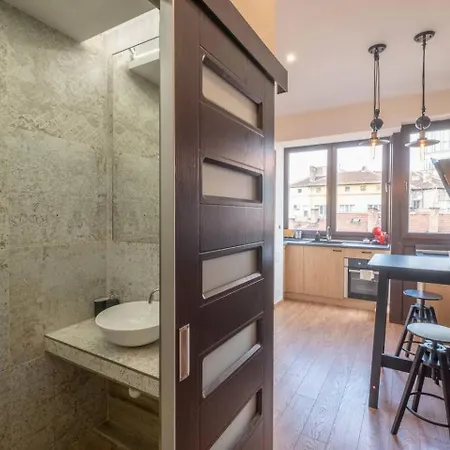 Budget In Center Near Ndk *