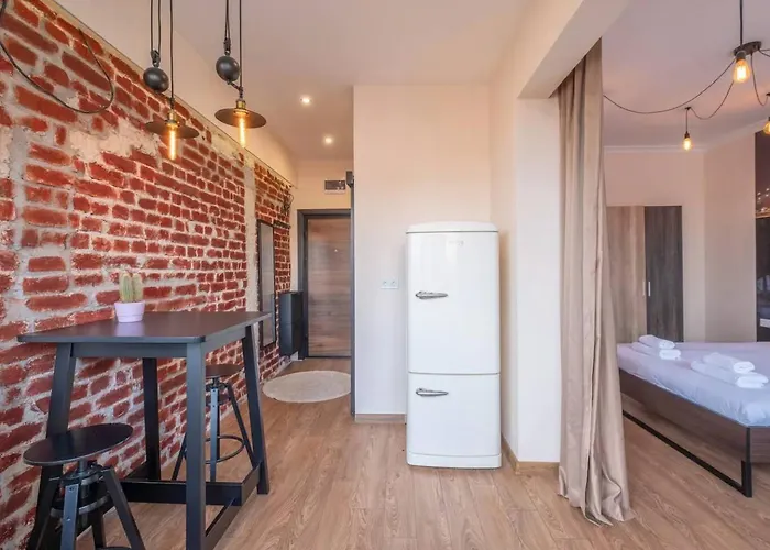 Budget In Center Near Ndk