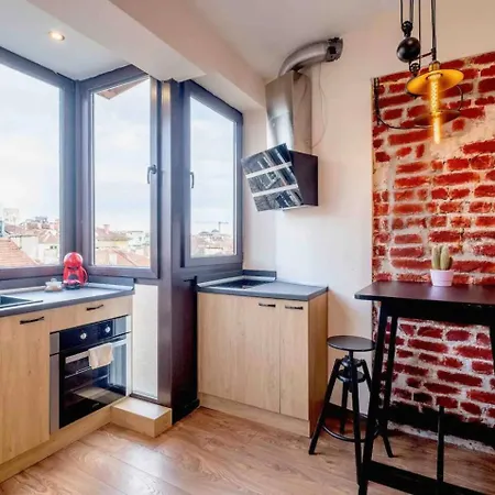 Budget In Center Near Ndk *