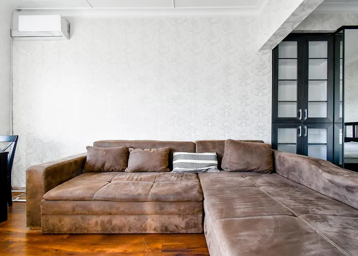 Budget In Center Near Ndk *